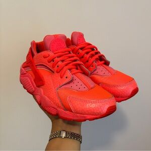 Bright Pink Nike Huaraches — Fits Women’s Size 6